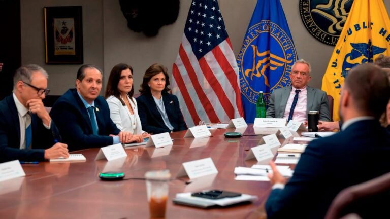 Vicepresidenta Peña y ministro Atallah fortalecen cooperación sanitaria con EE.UU. durante reunión con el secretario Robert F. Kennedy Jr.