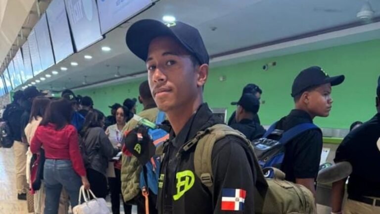 Orly Emmanuel Claudio Rivas obtiene beca deportiva para estudiar y jugar béisbol en Texas gracias a Darling Nicasio "El Líder" y la Fundación Edupor